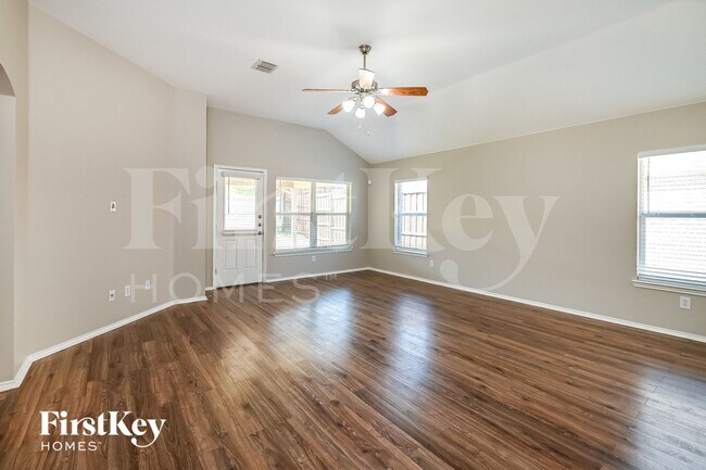 Building Photo - 215 Mulberry Dr