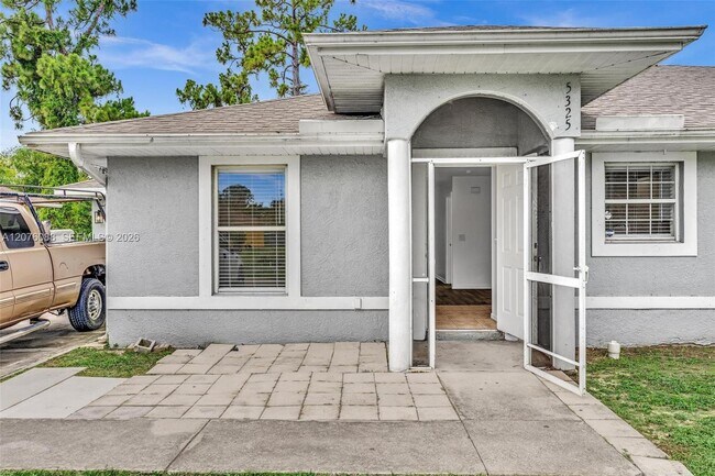 Foto del edificio - 5325-5330 30th St SW