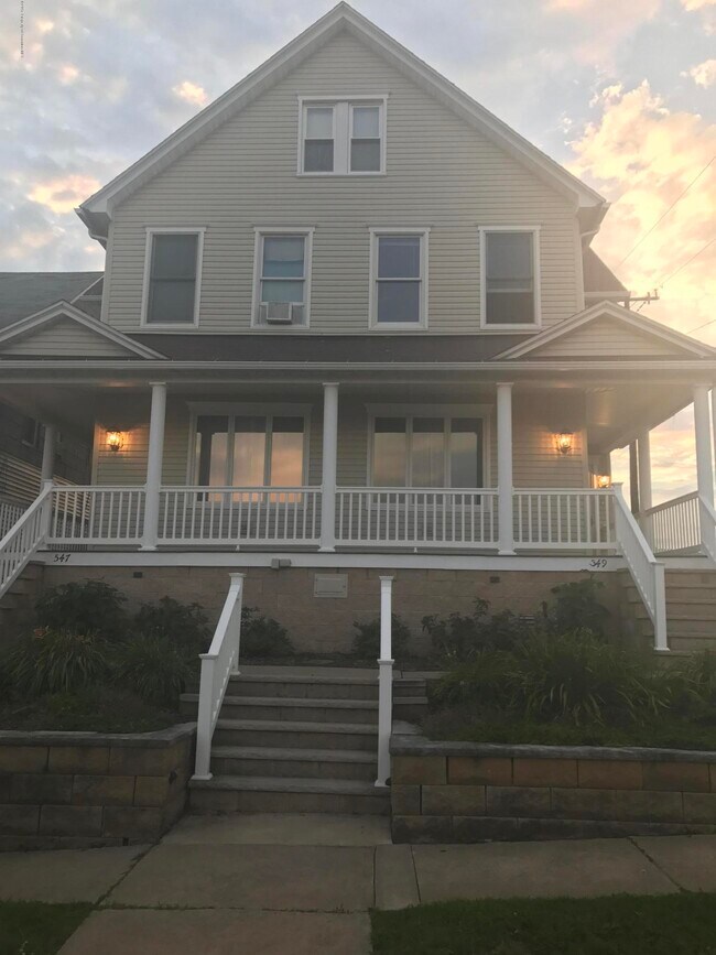 Foto del edificio - 549 N Garfield Ave