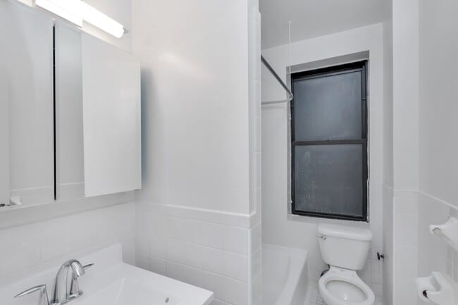 Building Photo - 233 Naples Terrace