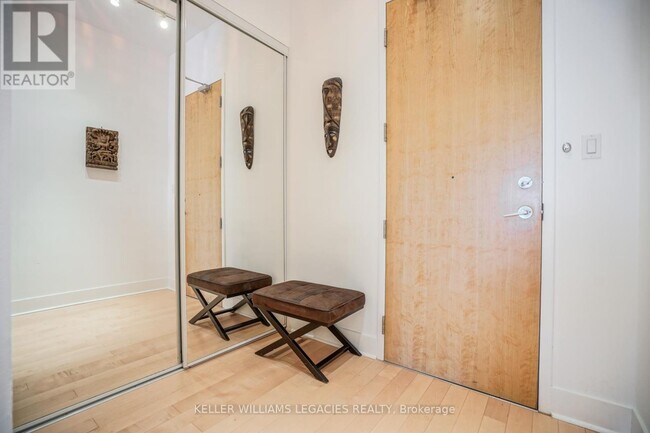 Photo du bâtiment - 302-562 EGLINTON Ave