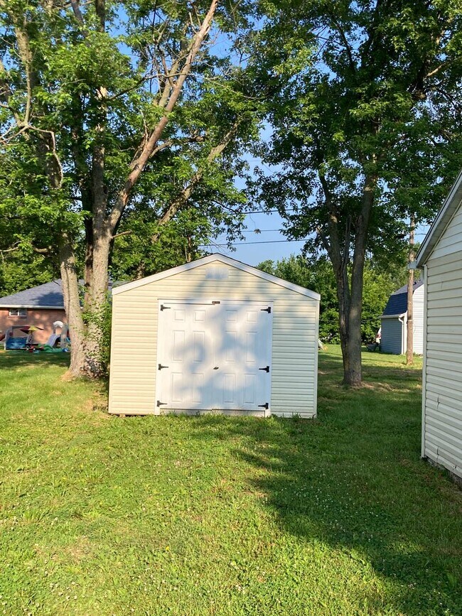 Building Photo - 2 bedroom with a bonus room and large shed