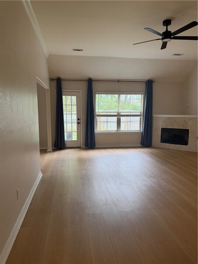 Foto del edificio - 3009 SW Briar Creek Ave