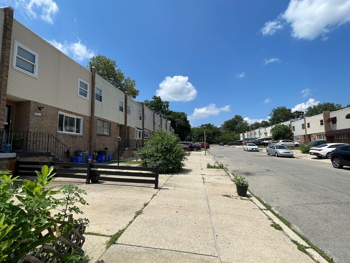 Foto principal - 1240 S Melville St