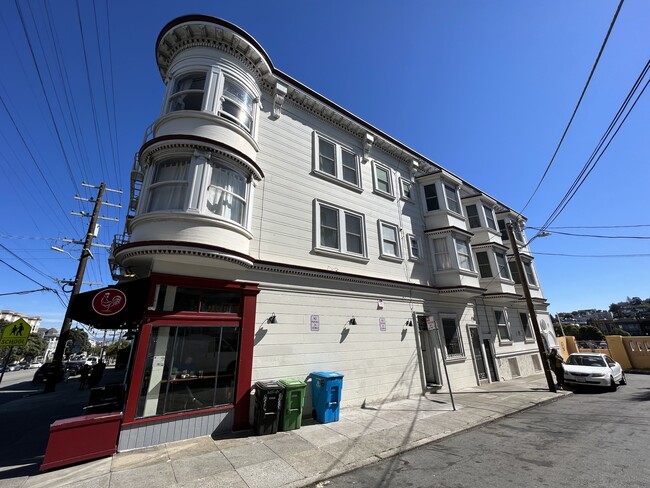 Building Photo - 3 Dehon St