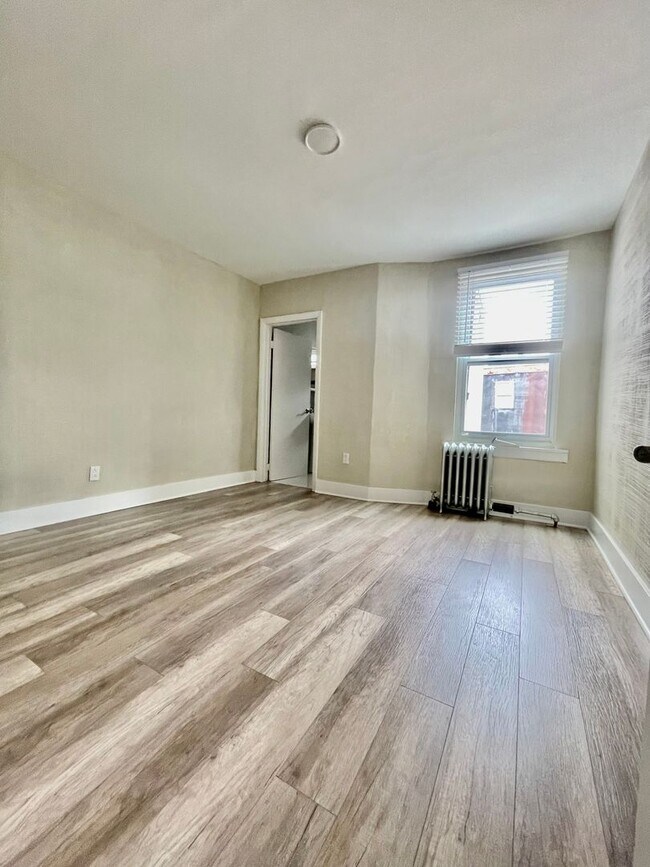 Foto del edificio - 2 Bedroom 2 Bath Available Now