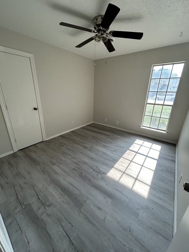 Foto del edificio - 3603 S Hughes St