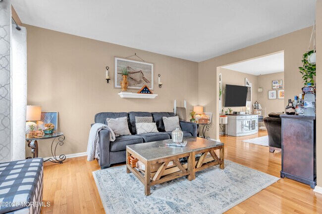 Foto del edificio - 356 Leeward Rd