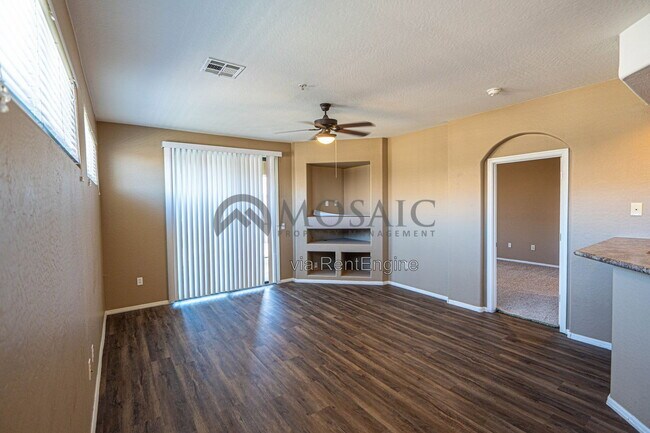 Foto del edificio - 705 W Queen Creek Rd