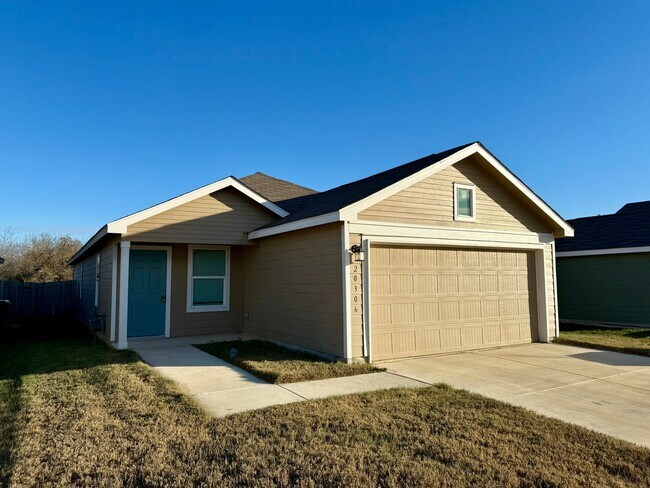 Building Photo - 4 bedroom, 2 bathroom, single story home, ...