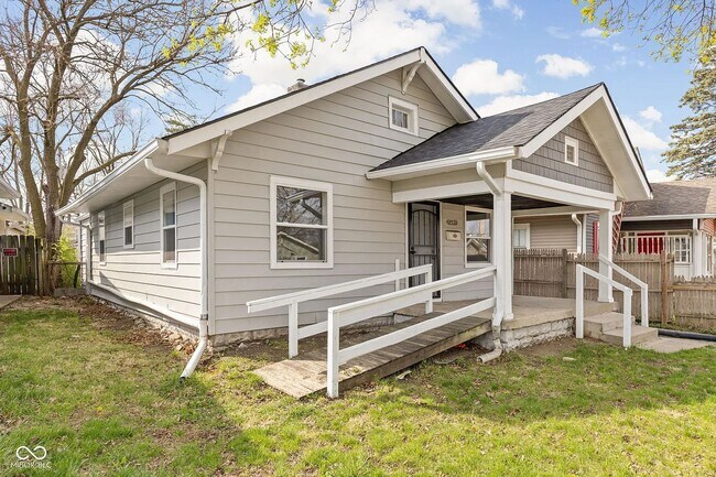 Building Photo - 2921 E Brookside Ave