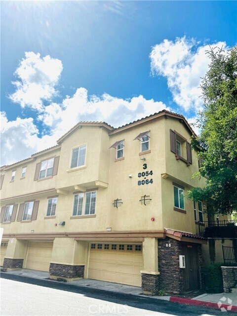 Building Photo - 8054 Cresta Bella Rd