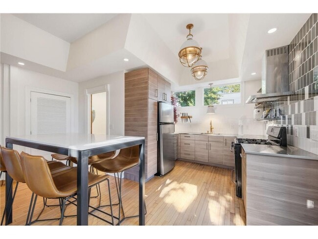 Building Photo - 2701 DuPont Ave S