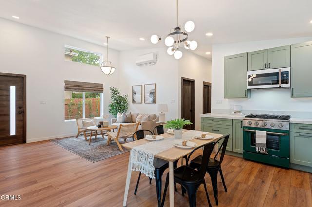 Foto del edificio - 114 S Santa Rosa St