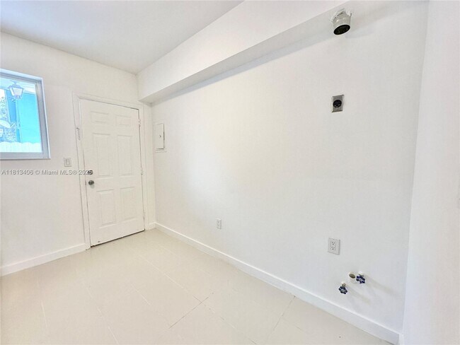 Foto del edificio - 1841 NW 55th St