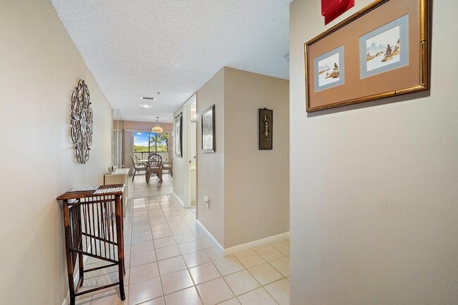 Building Photo - 275 Palm Ave