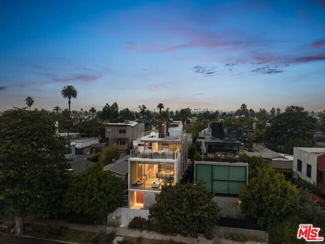 Foto del edificio - 533 Grand Blvd