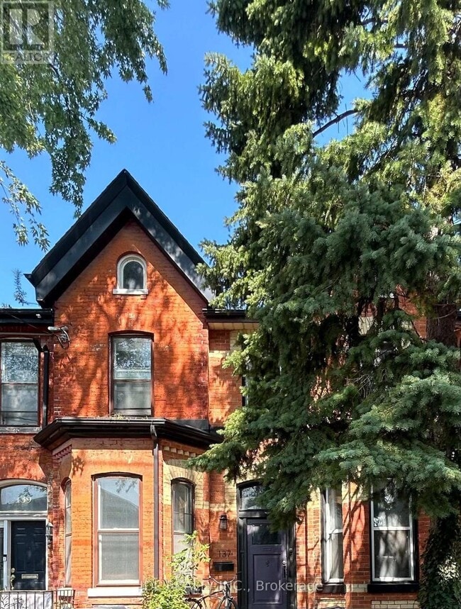 Building Photo - 137 Denison Ave