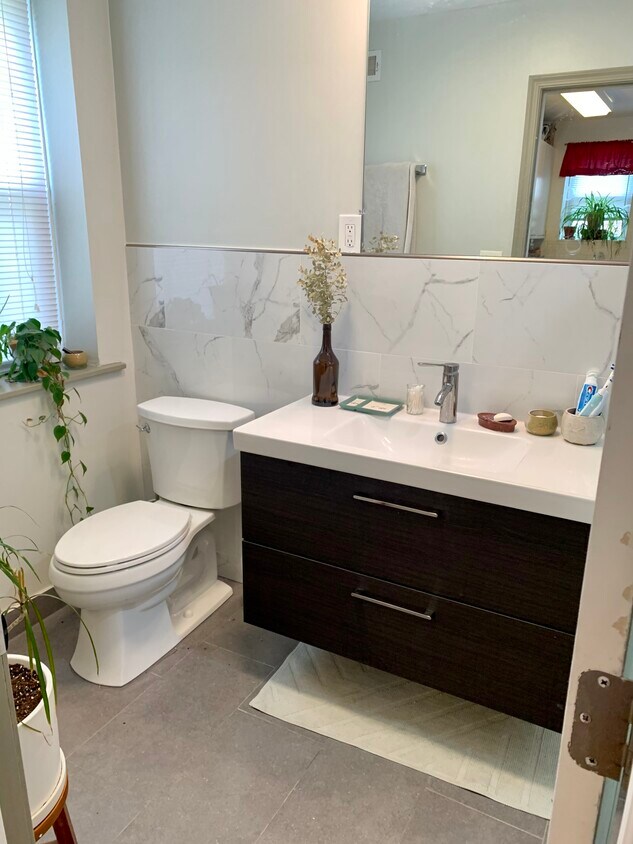 New Bathroom - 3005 Huntingdon Ave