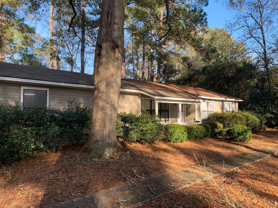 Foto principal - 107 S Edgewood Dr