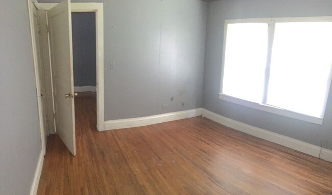 Building Photo - 3Bed/1 Bath House