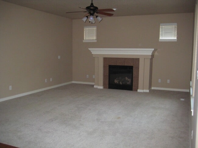 Building Photo - 6417 NE Southbrook Ct