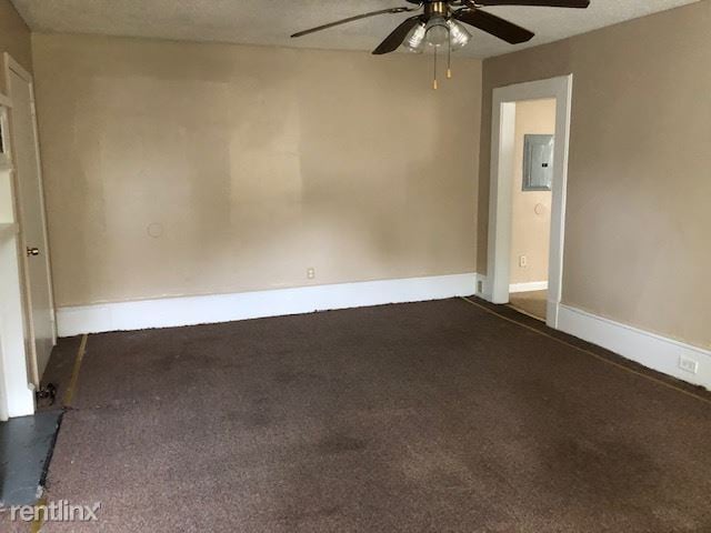 Building Photo - 1 br, 1 bath  - 803 Pearson St Apt B
