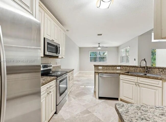 Foto del edificio - 975 Amy Ridge Ct