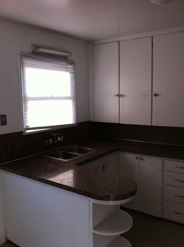 Building Photo - 1022 S 9th Ave