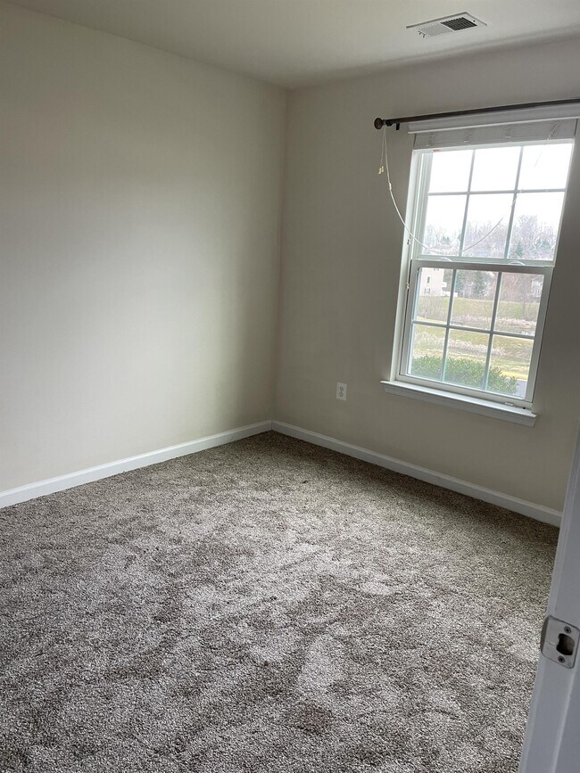 Building Photo - 2029 Verona Ct