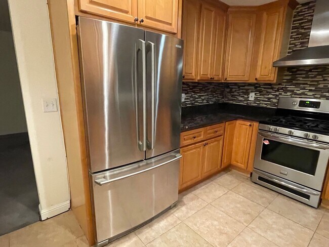 Foto del edificio - 1825 Stokes St