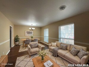 Foto del edificio - 834 Fabulous Dr