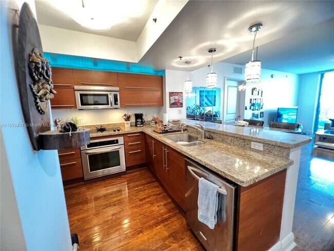 Building Photo - 2641 N Flamingo Rd