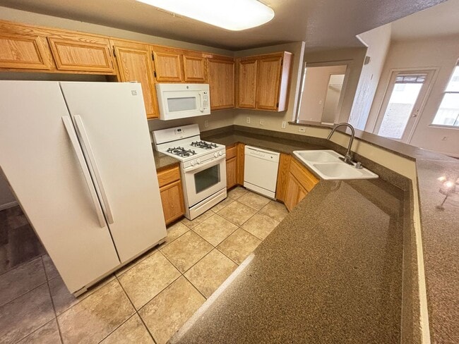 Building Photo - Fantastic 2Bed/2Bath Condo in Southwest Area