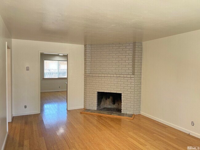 Building Photo - 975 Berrum Ln