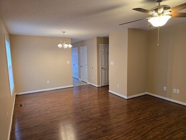 Comedor - 1114 Bill Avery Rd