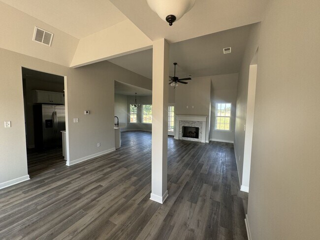 Building Photo - 8980 Acorn Ln
