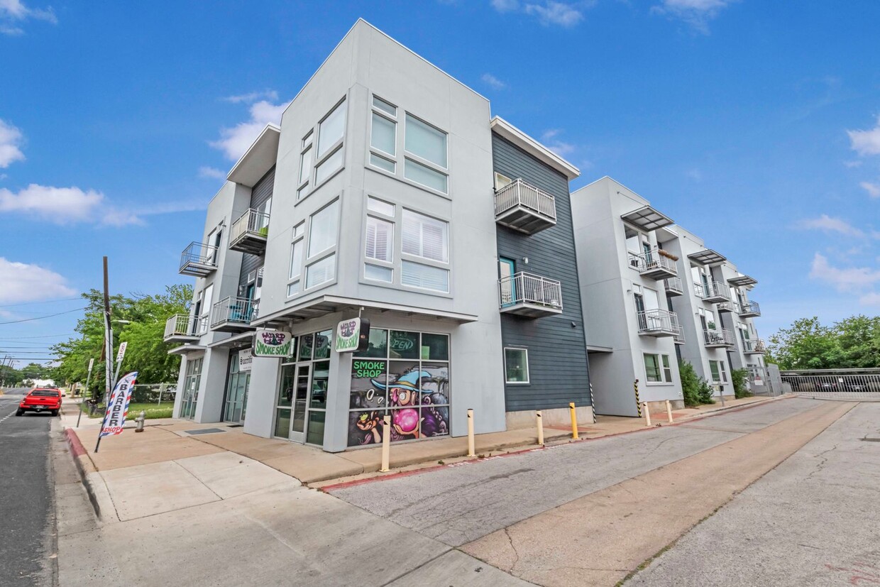 Primary Photo - Modern Living in East Austin – Prime Locat...