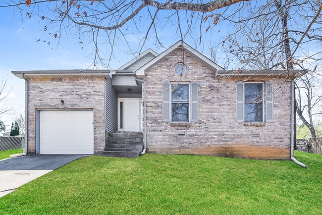 Building Photo - 3507 Clearwater Dr