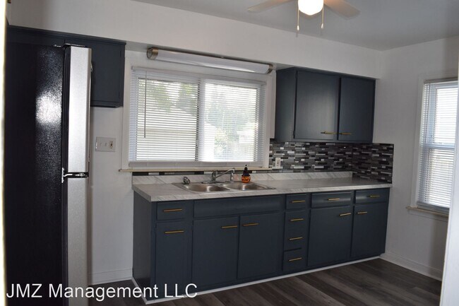 Building Photo - 3 br, 1 bath House - 19560 Harman St
