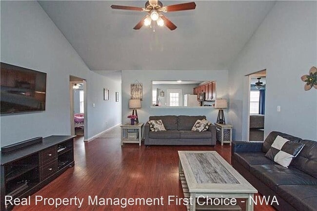 Building Photo - 4 br, 2 bath House - 3101 SW Wentworth Ave
