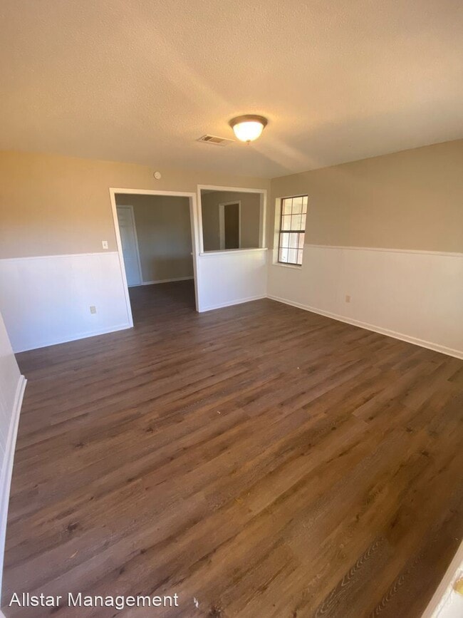 Foto del edificio - 3 br, 1.5 bath House - 103 Browning St