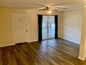 Building Photo - 103 Trout Ave