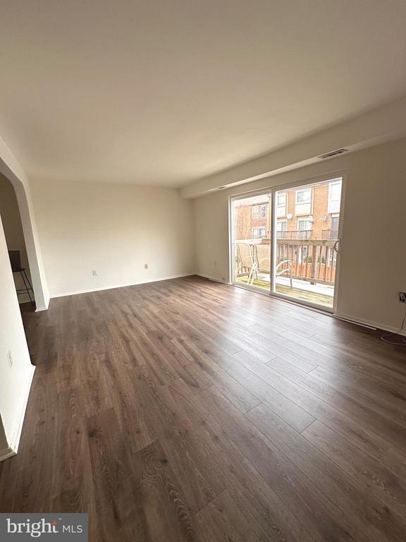 Foto del edificio - 2328 Sun Valley Cir