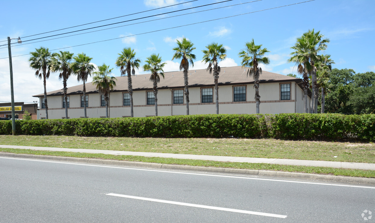 Building Photo - Palms at Marine