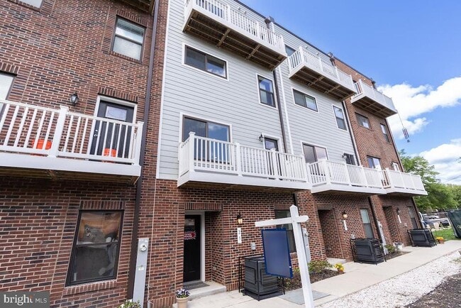 Building Photo - 25 S Bethel St