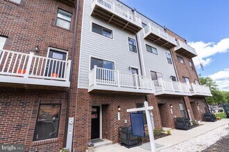 Building Photo - 25 S Bethel St