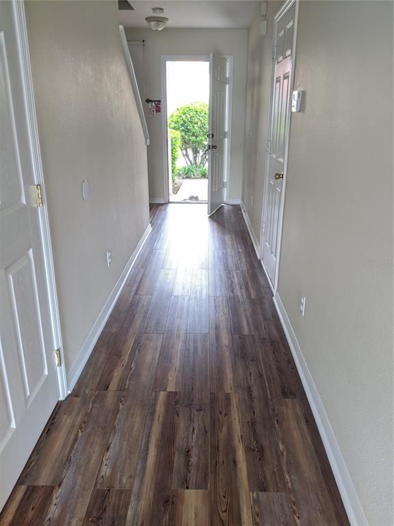 Foto del edificio - 600 Cresting Oak Cir