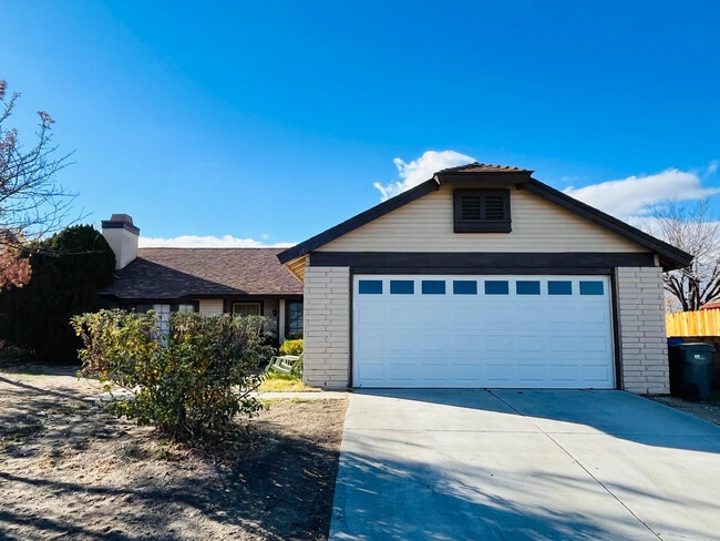 Building Photo - 37035 Via del Rio