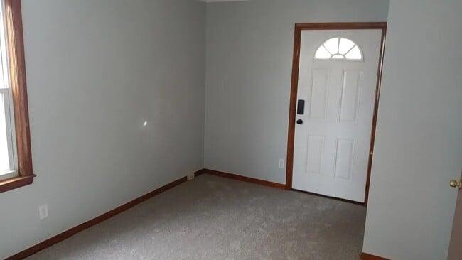 Building Photo - 235 Tripp St